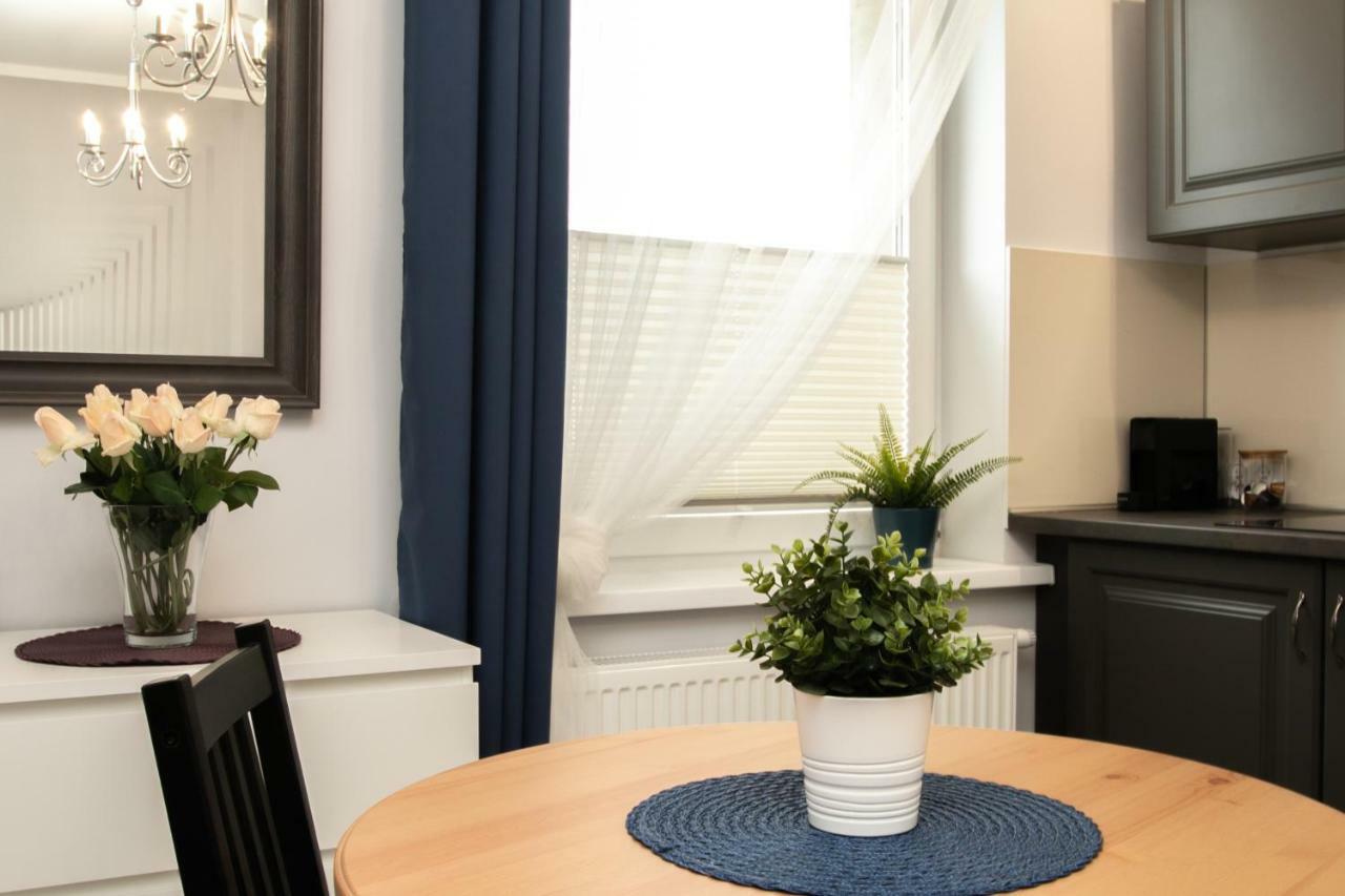 Good Night | Police Apartment